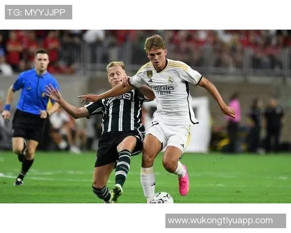 达拉斯球迷怒斥尼科成过街老鼠只因他让所有人失望